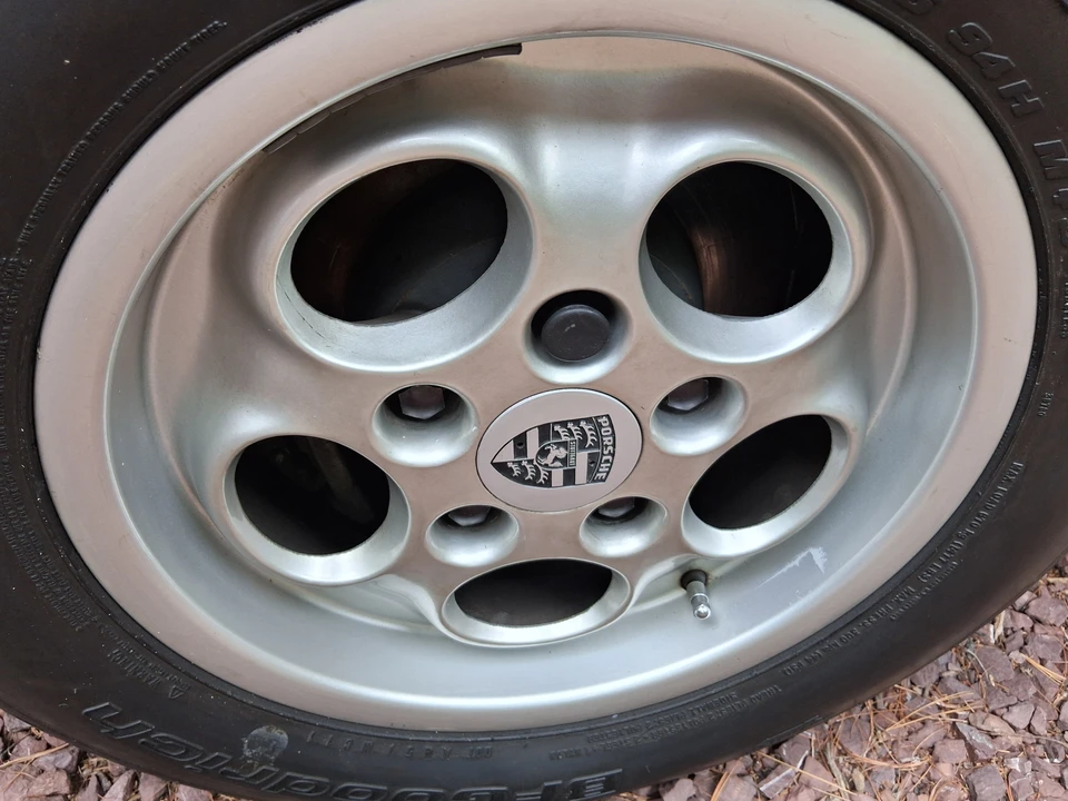 1986 Porsche 944 - Image 18 of 31