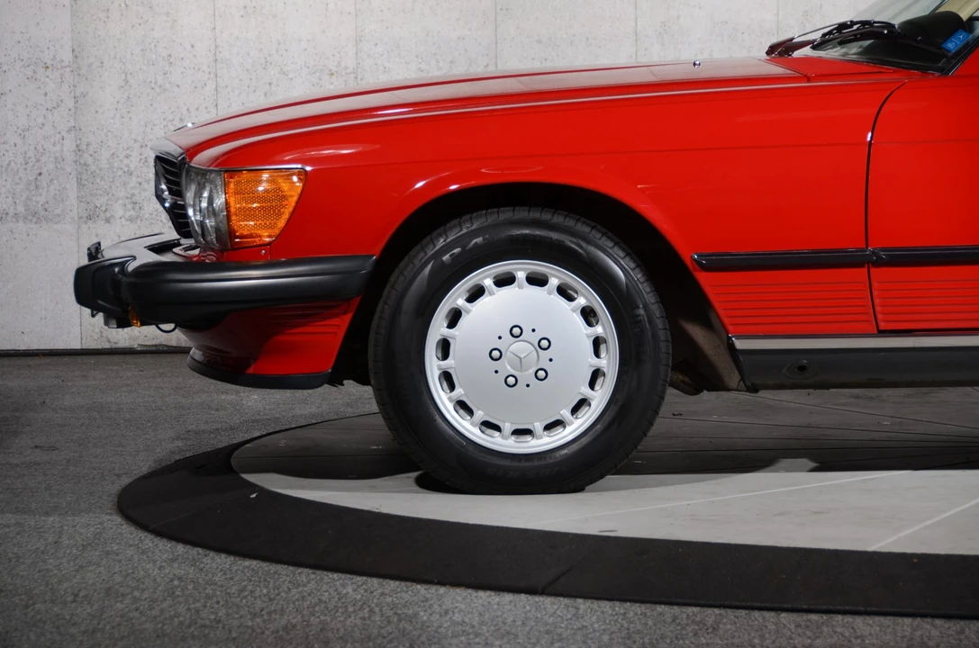 1987 Mercedes-Benz R107 SL-Class - Image 25 of 31