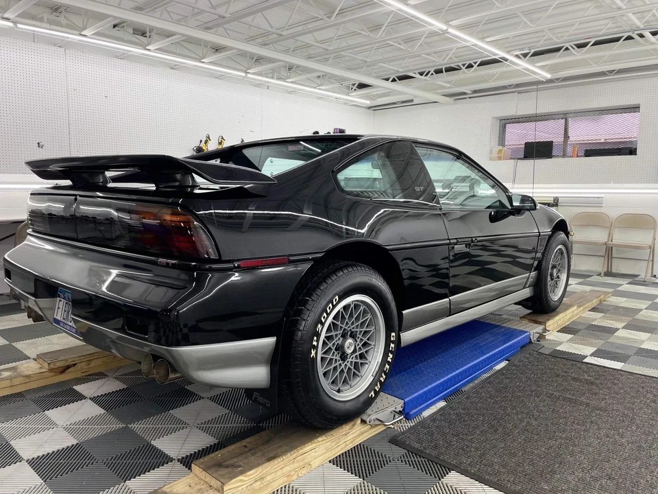 1987 Pontiac Fiero GT - Image 10 of 31
