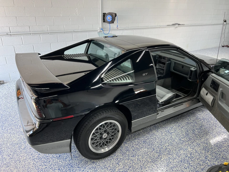 1987 Pontiac Fiero GT - Image 17 of 31