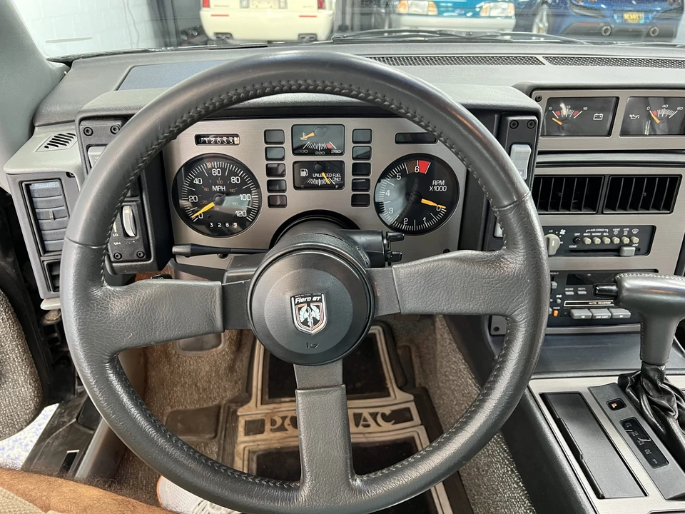1987 Pontiac Fiero GT - Image 24 of 31