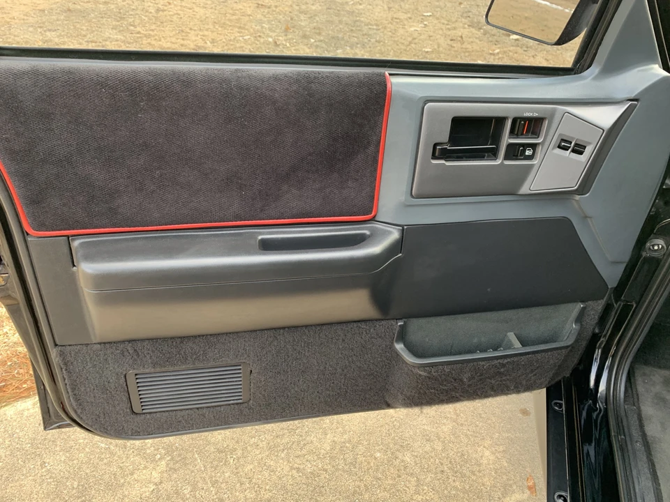 1991 GMC Syclone - Image 25 of 31
