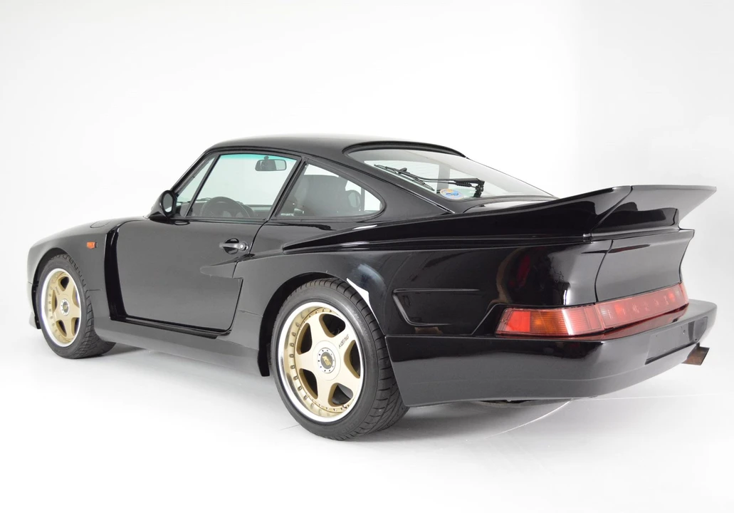 1991 Porsche 964 Carrera 4 - Image 2 of 31