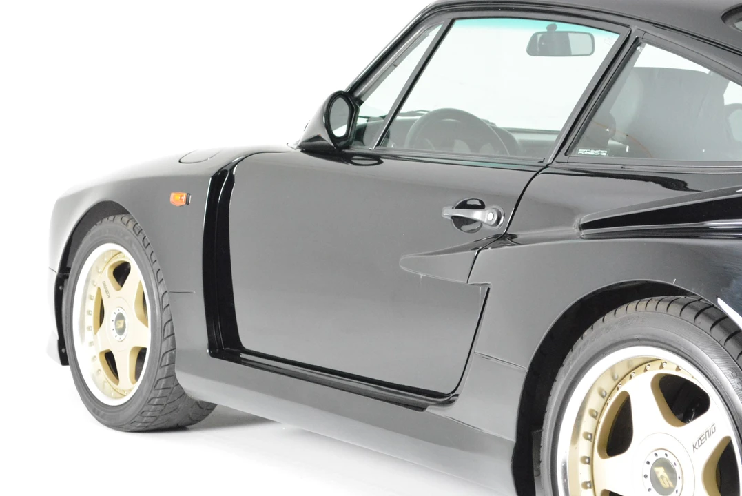 1991 Porsche 964 Carrera 4 - Image 14 of 31