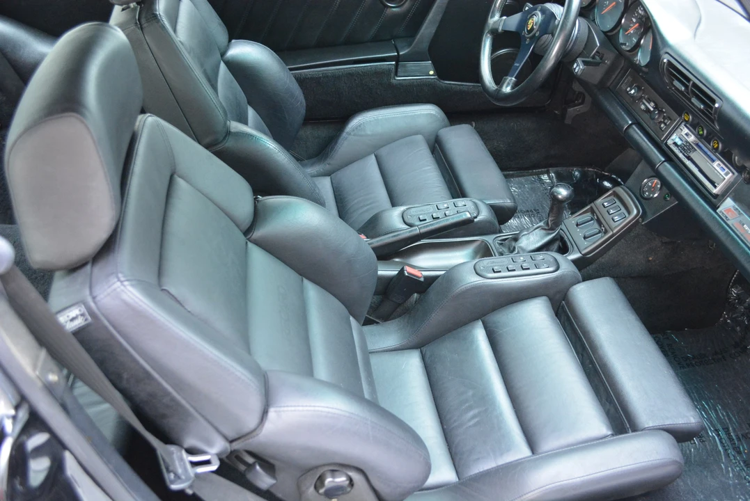 1991 Porsche 964 Carrera 4 - Image 28 of 31