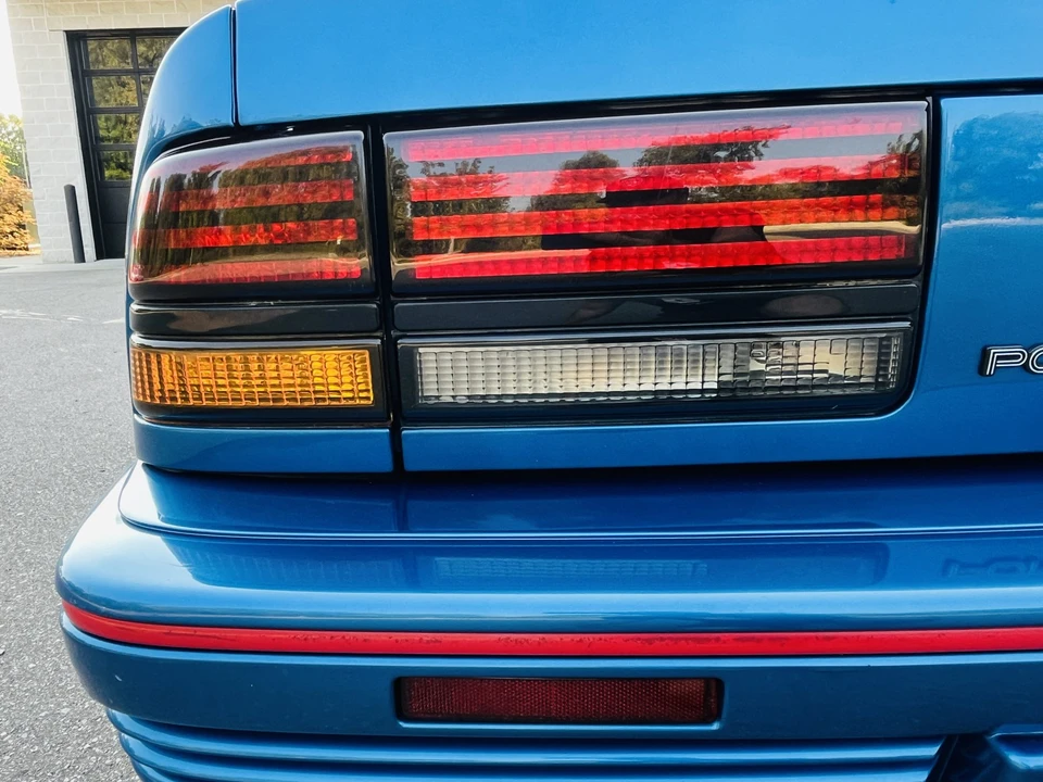 1992 Pontiac Sunbird - Image 19 of 31