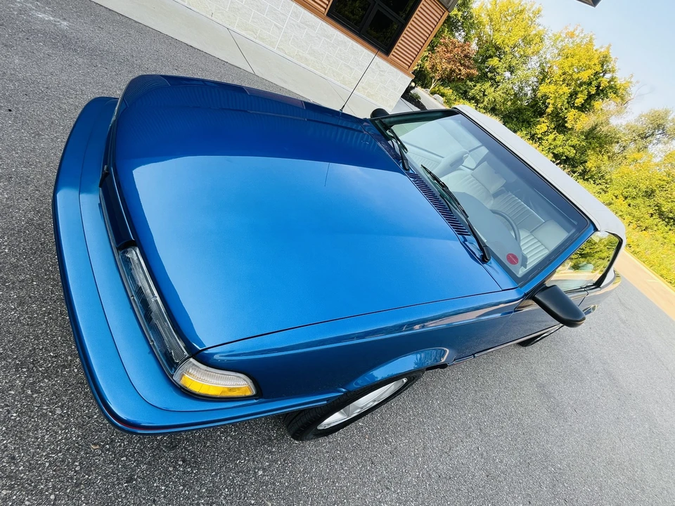1992 Pontiac Sunbird - Image 10 of 31