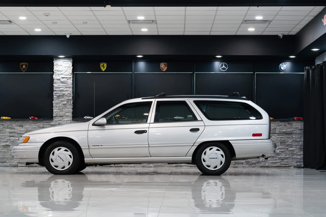 1993 Ford Taurus 2nd Gen - Image 13 of 31