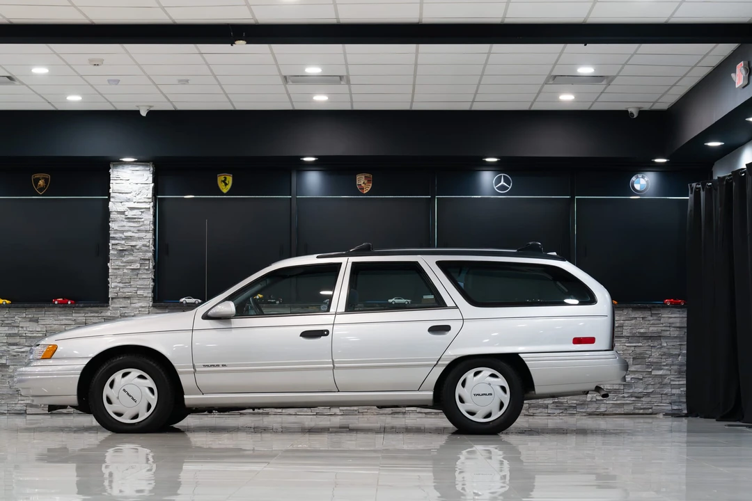 1993 Ford Taurus 2nd Gen - Image 14 of 31