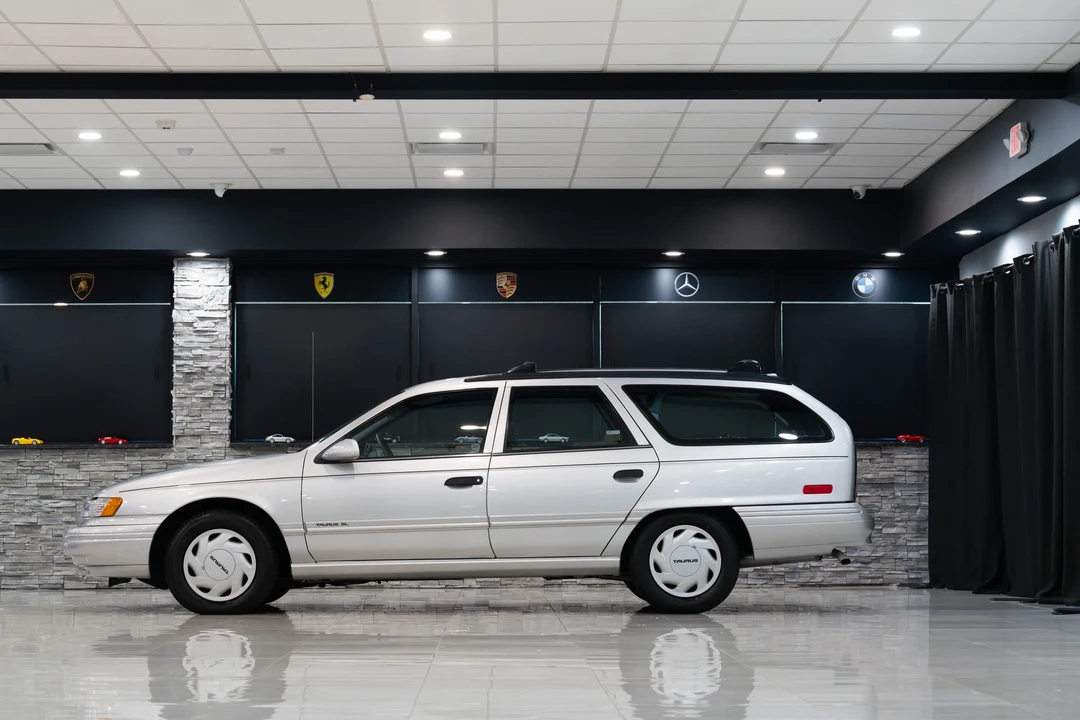 1993 Ford Taurus 2nd Gen - Image 15 of 31