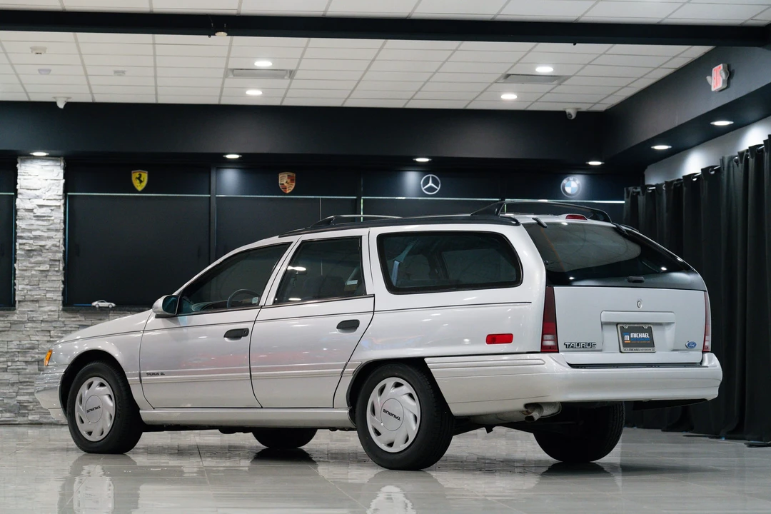 1993 Ford Taurus 2nd Gen - Image 19 of 31