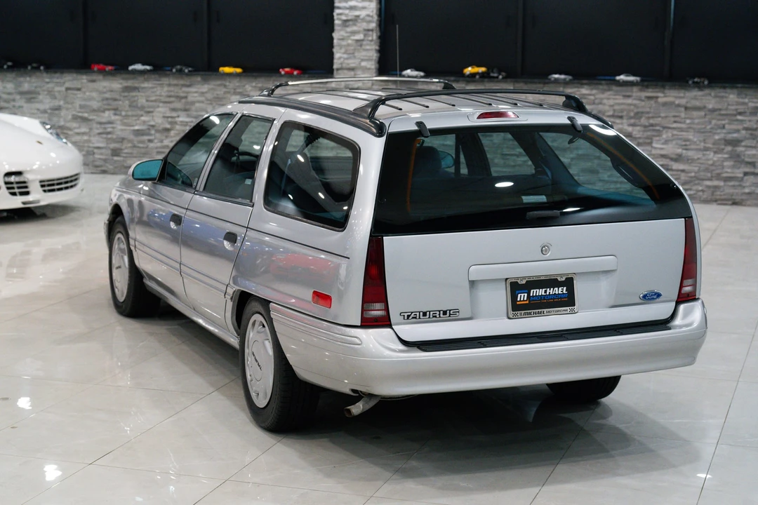 1993 Ford Taurus 2nd Gen - Image 24 of 31