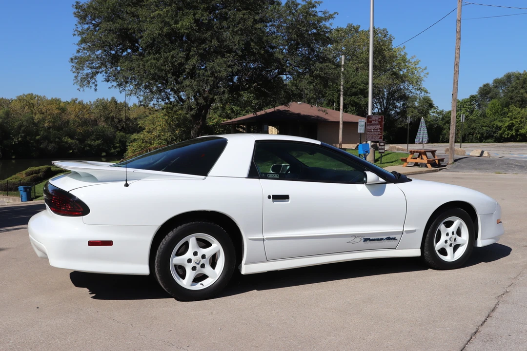 1994 Pontiac Firebird Trans Am 4th Gen - Image 15 of 31