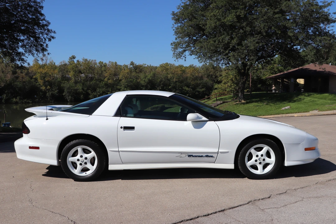 1994 Pontiac Firebird Trans Am 4th Gen - Image 17 of 31