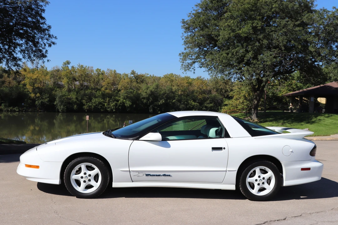 1994 Pontiac Firebird Trans Am 4th Gen - Image 5 of 31