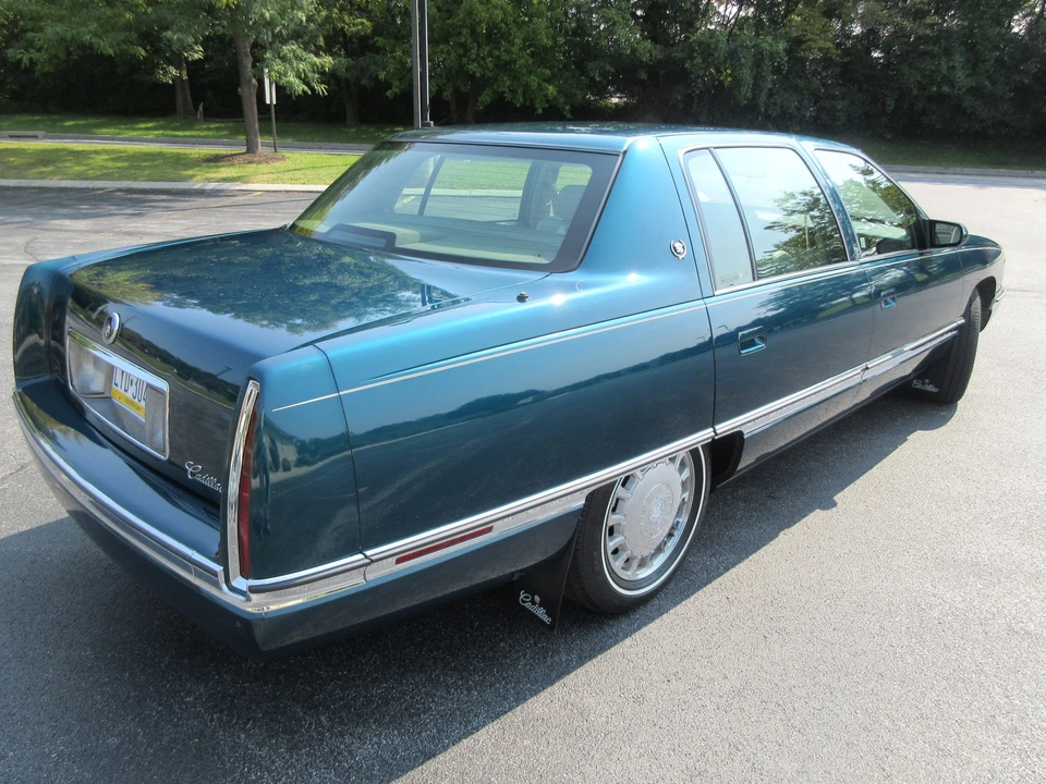 1996 Cadillac DeVille 7th Gen - Image 26 of 31