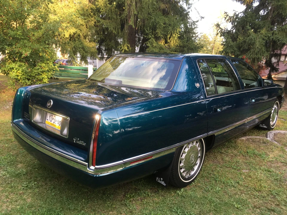 1996 Cadillac DeVille 7th Gen - Image 8 of 31