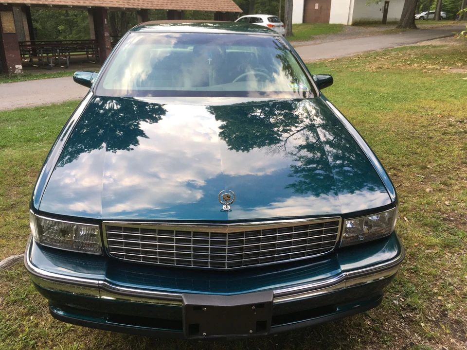 1996 Cadillac DeVille 7th Gen - Image 4 of 31