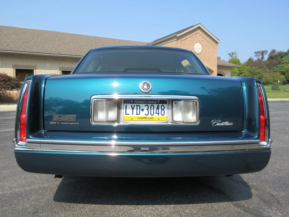 1996 Cadillac DeVille 7th Gen - Image 22 of 31