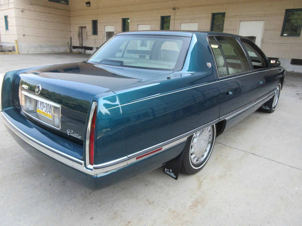1996 Cadillac DeVille 7th Gen - Image 27 of 31