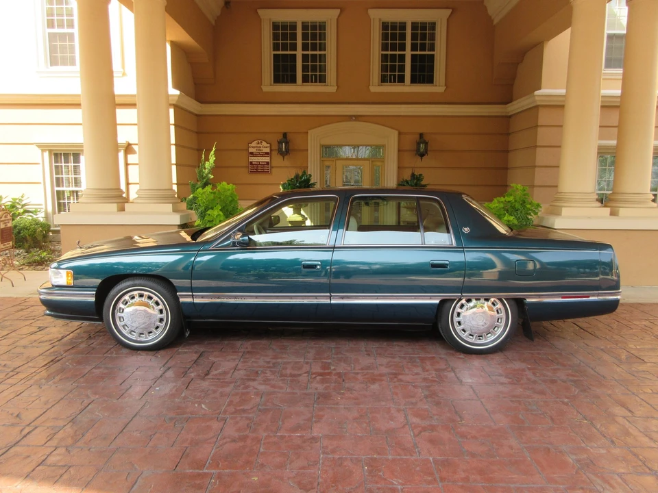 1996 Cadillac DeVille 7th Gen - Image 20 of 31