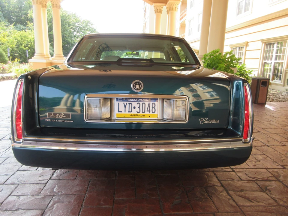 1996 Cadillac DeVille 7th Gen - Image 24 of 31