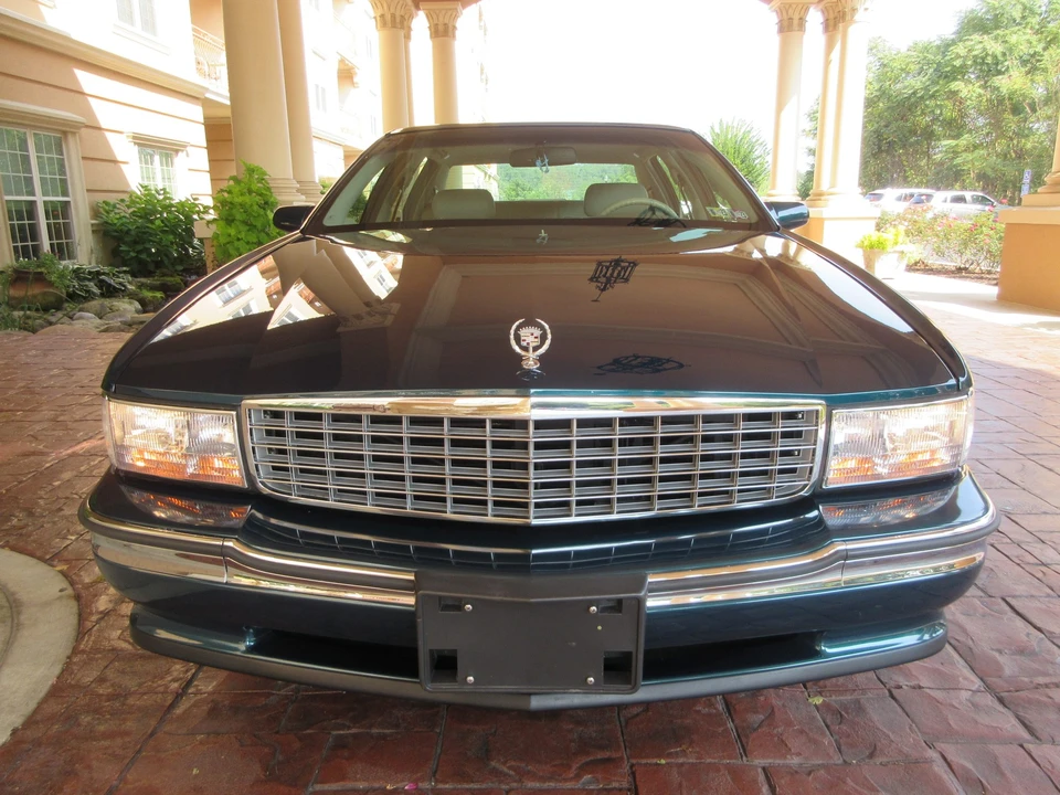 1996 Cadillac DeVille 7th Gen - Image 12 of 31