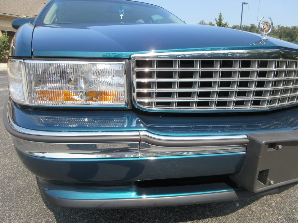 1996 Cadillac DeVille 7th Gen - Image 30 of 31