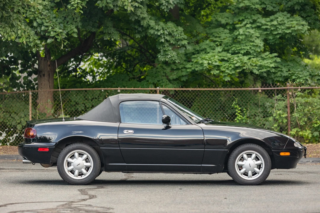 1996 Mazda NA MX-5 Miata - Image 9 of 31