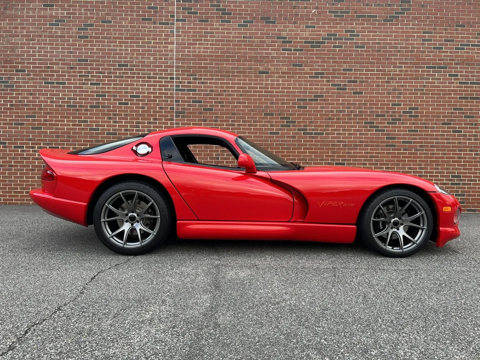 1997 Dodge Viper GTS 2nd Gen - Image 12 of 31