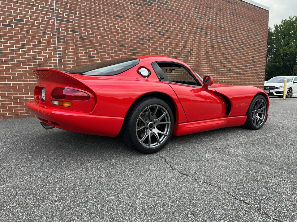 1997 Dodge Viper GTS 2nd Gen - Image 11 of 31