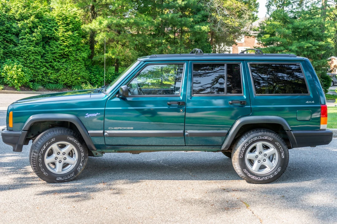 1997 Jeep XJ Cherokee - Image 3 of 31