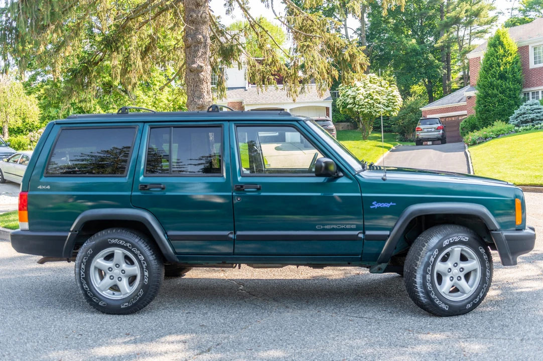 1997 Jeep XJ Cherokee - Image 10 of 31