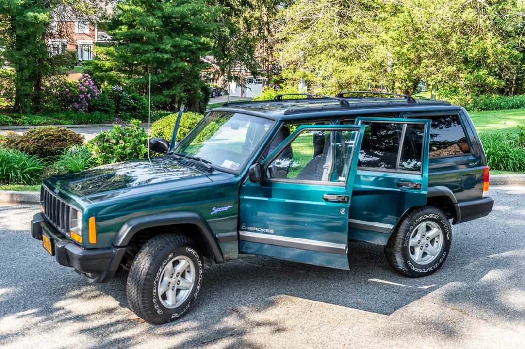 1997 Jeep XJ Cherokee - Image 14 of 31