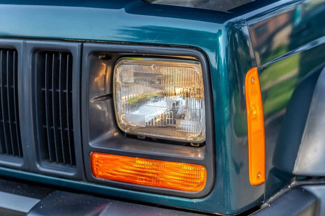 1997 Jeep XJ Cherokee - Image 24 of 31