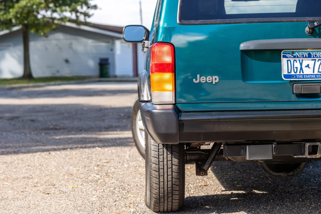 1997 Jeep XJ Cherokee - Image 12 of 31