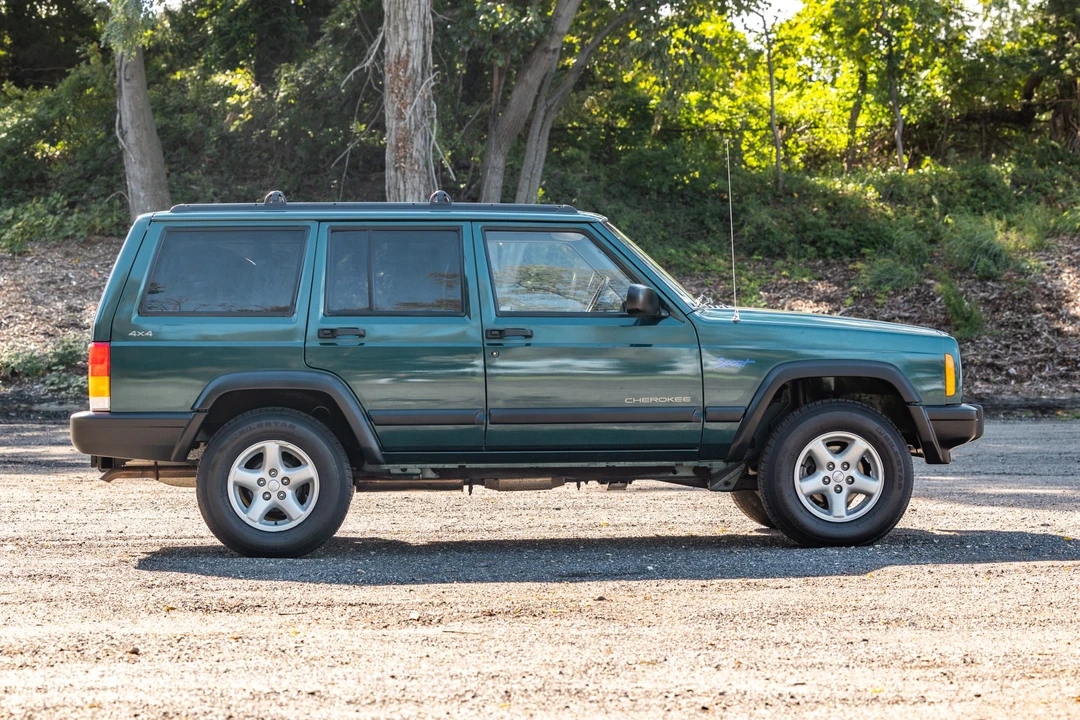 1997 Jeep XJ Cherokee - Image 9 of 31