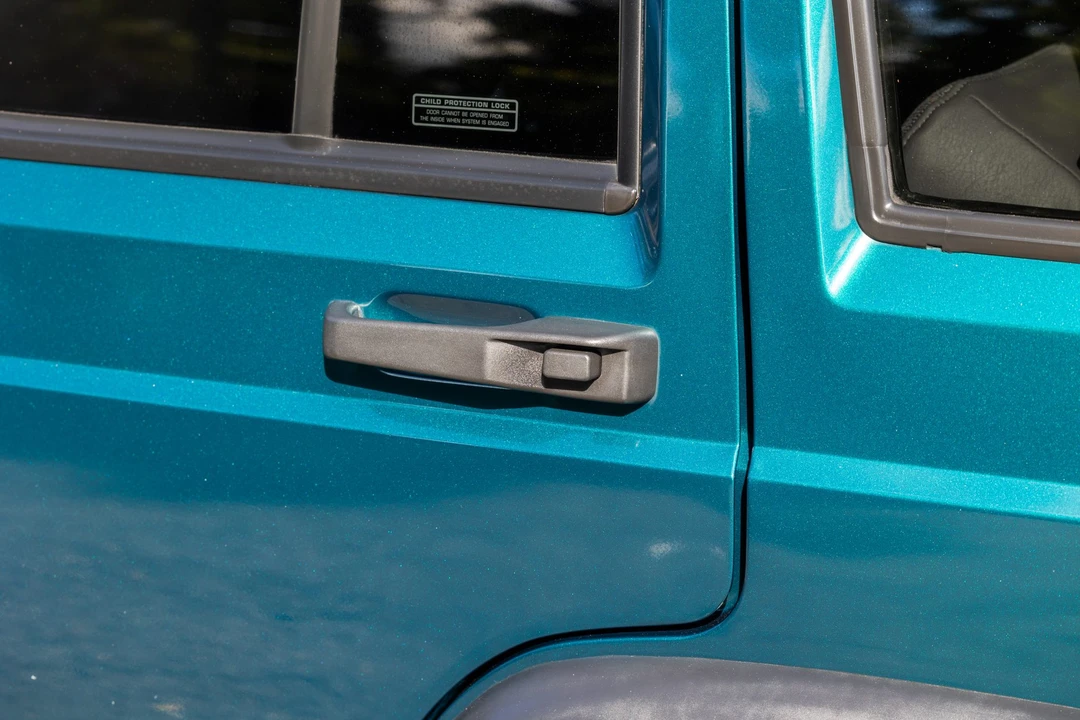 1997 Jeep XJ Cherokee - Image 24 of 31
