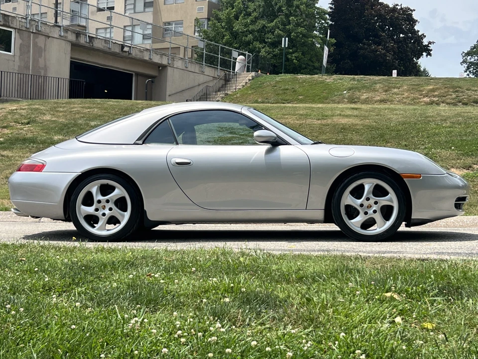 1999 Porsche 996 Carrera - Image 16 of 31