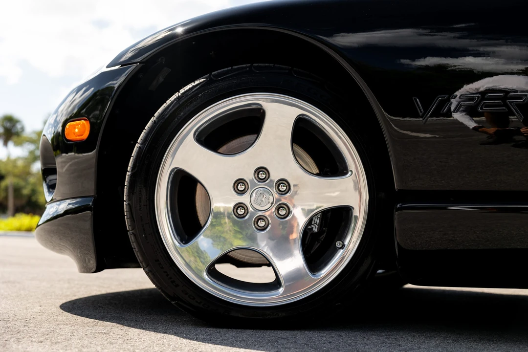 2000 Dodge Viper GTS 2nd Gen - Image 29 of 31