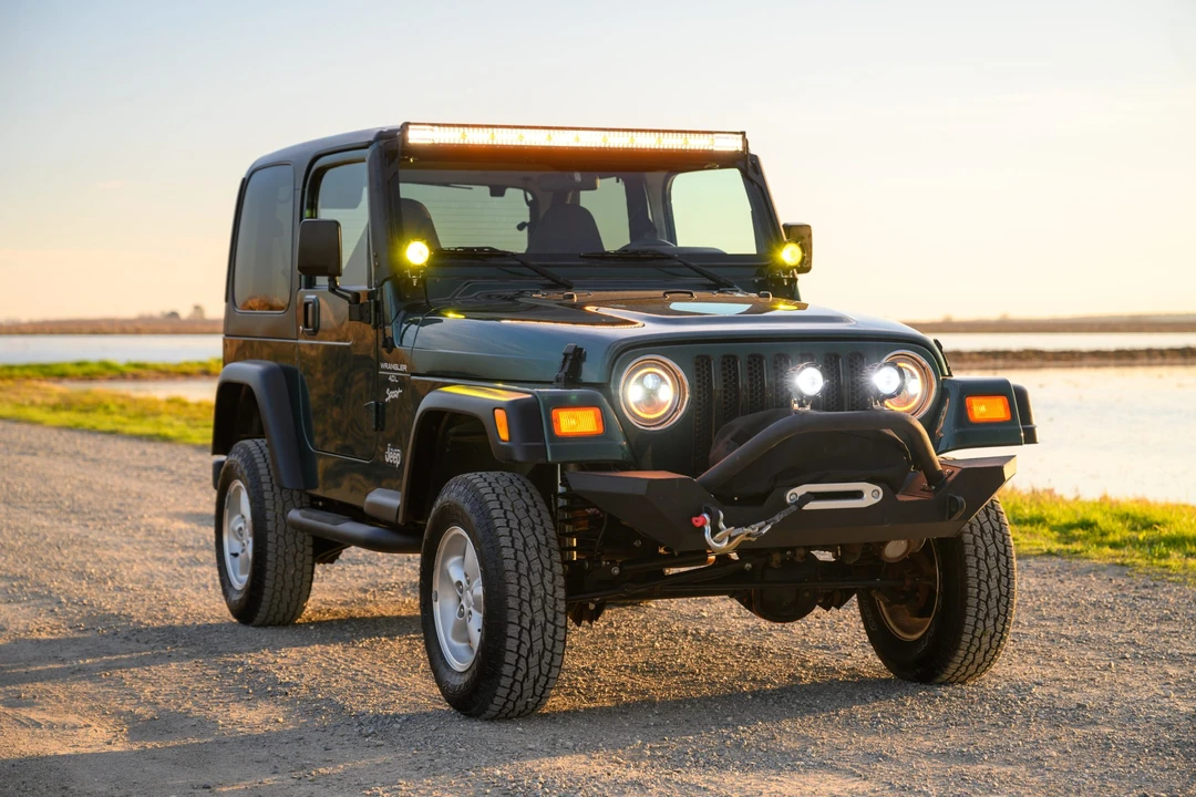 2000 Jeep TJ Wrangler - Image 2 of 31