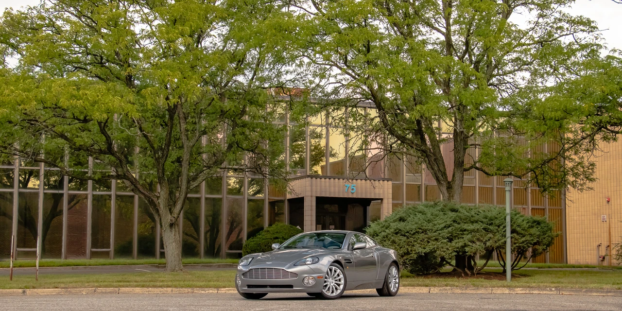 2002 Aston Martin Vanquish 1st Gen - Image 2 of 31