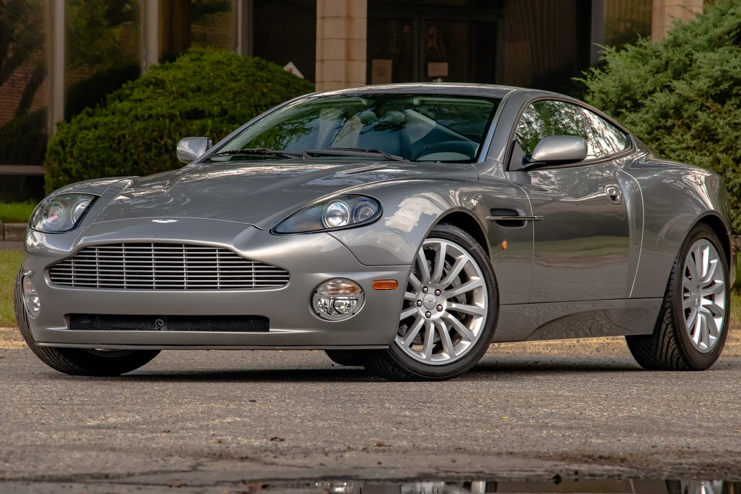 2002 Aston Martin Vanquish 1st Gen - Image 8 of 31