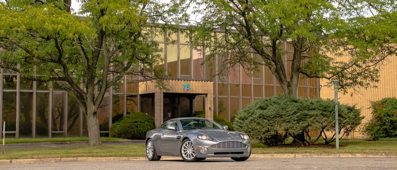2002 Aston Martin Vanquish 1st Gen - Image 29 of 31