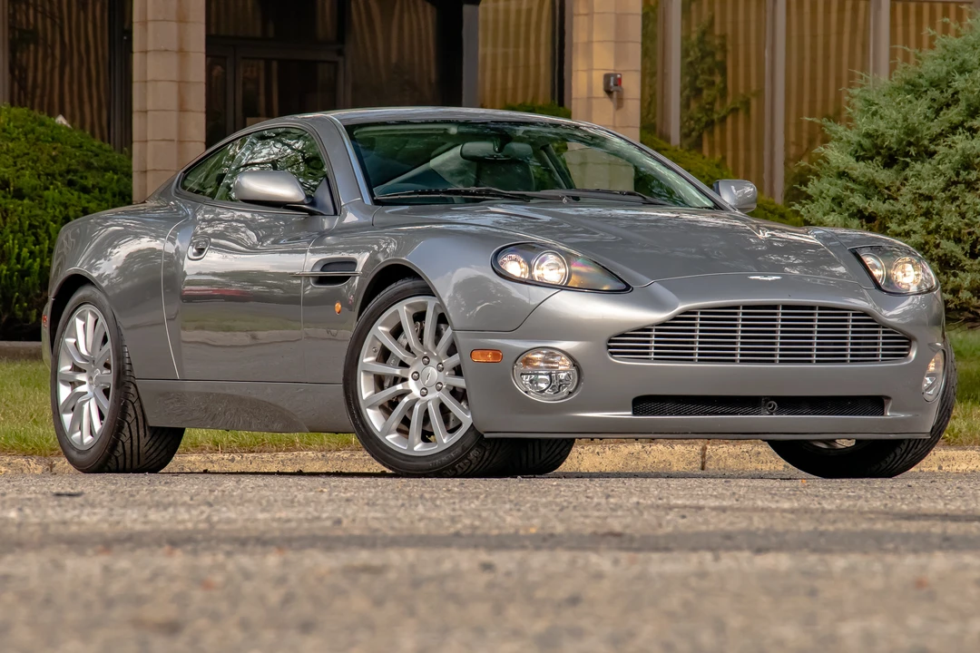2002 Aston Martin Vanquish 1st Gen - Image 31 of 31
