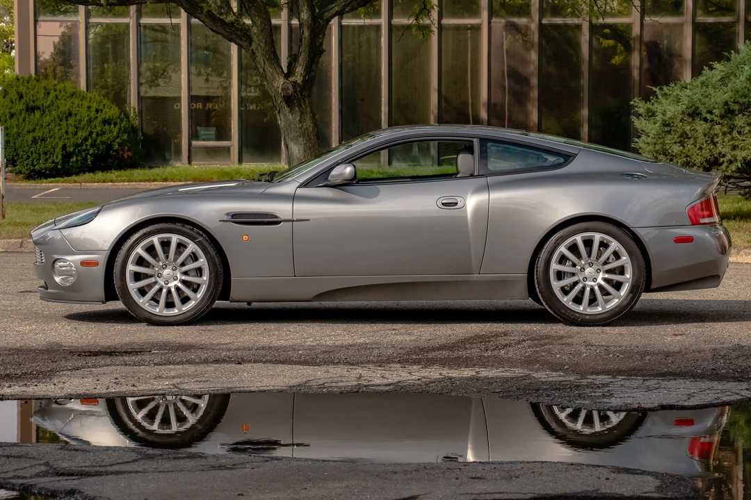 2002 Aston Martin Vanquish 1st Gen - Image 11 of 31