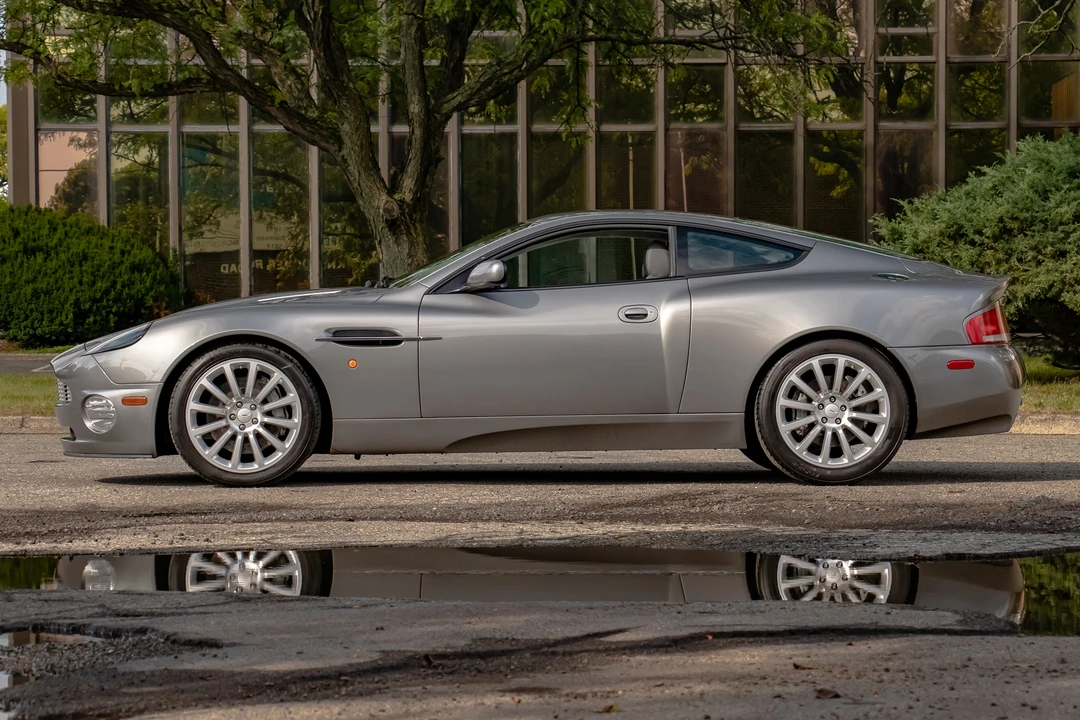 2002 Aston Martin Vanquish 1st Gen - Image 10 of 31