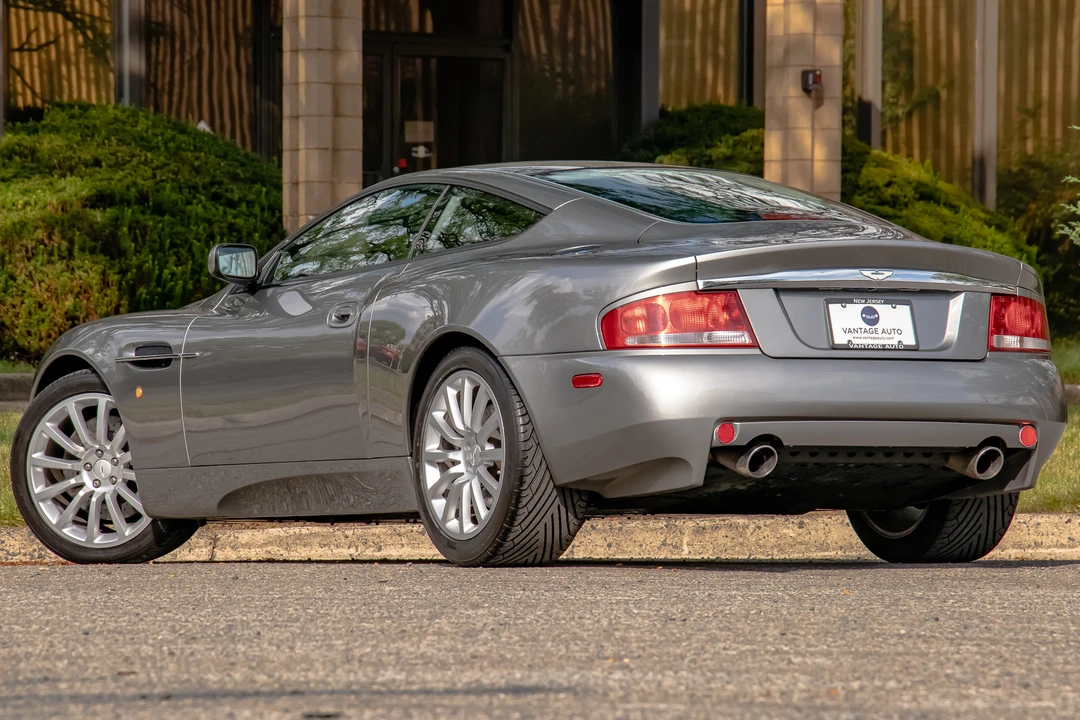 2002 Aston Martin Vanquish 1st Gen - Image 15 of 31