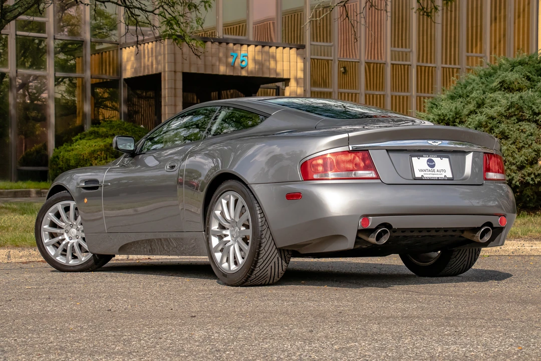 2002 Aston Martin Vanquish 1st Gen - Image 14 of 31