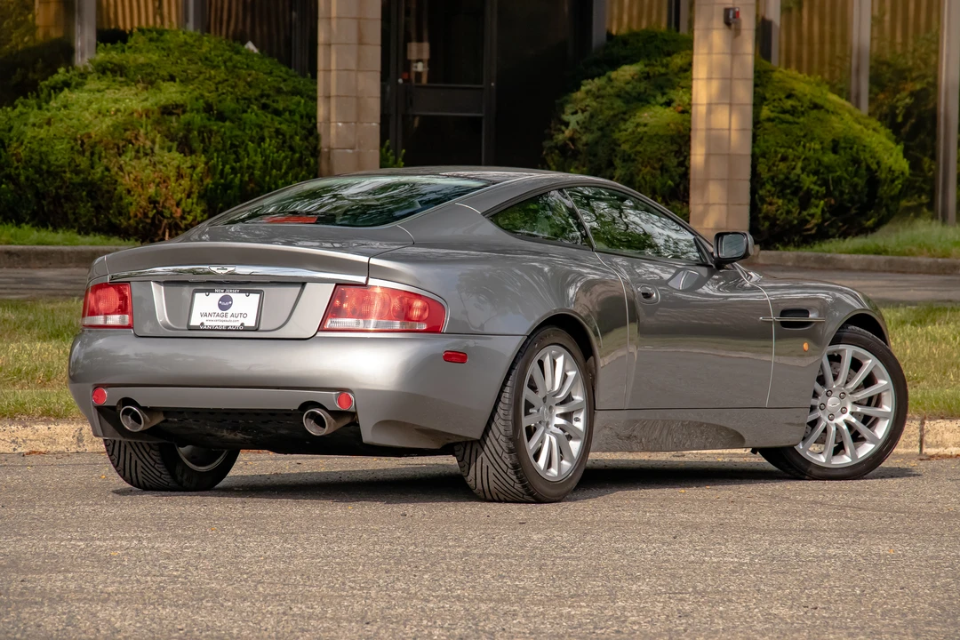 2002 Aston Martin Vanquish 1st Gen - Image 22 of 31